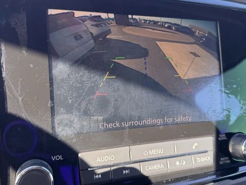 Used 2024 Nissan Titan SV w/ SV Convenience Package image 20