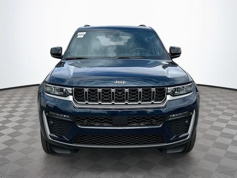 New 2026 Jeep Grand Cherokee Limited w/ Luxury Tech Group II AWD/4WD image 3