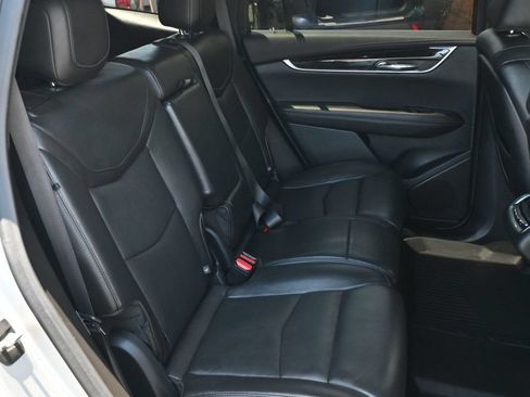 Used 2020 Cadillac XT6 Premium Luxury FWD image 22