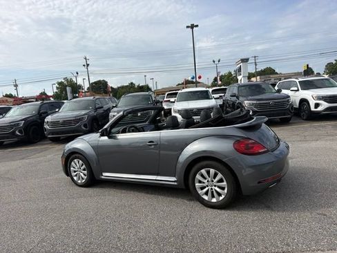 Used 2018 Volkswagen Beetle 2.0T S FWD image 12