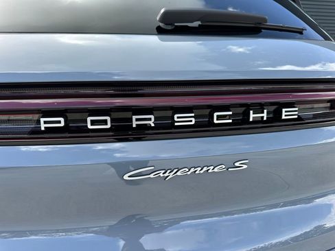 Used 2025 Porsche Cayenne S image 12