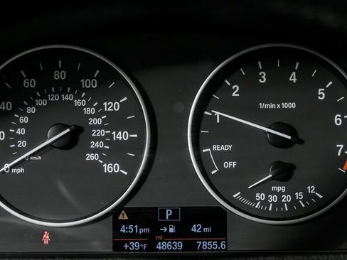 Used 2018 BMW 320i xDrive Sedan image 25