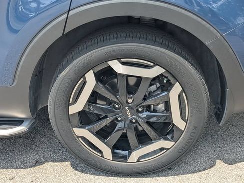 Certified 2024 Kia Telluride S w/ S Sunroof Package FWD image 10