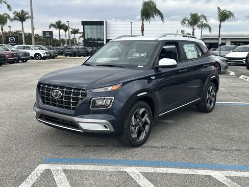 New 2026 Hyundai Venue SEL image 2