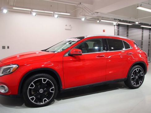 Certified 2019 Mercedes-Benz GLA 250 4MATIC image 3