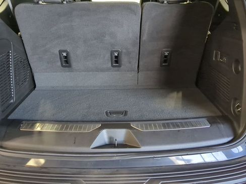 Used 2024 GMC Yukon Denali image 32