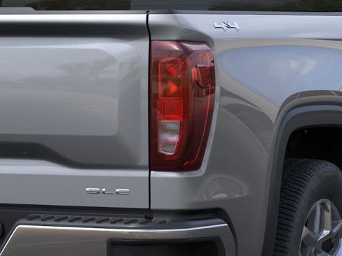 New 2026 GMC Sierra 1500 SLE w/ Preferred Package AWD/4WD image 11