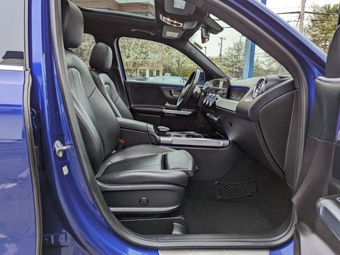 Used 2020 Mercedes-Benz GLB 250 4MATIC image 32