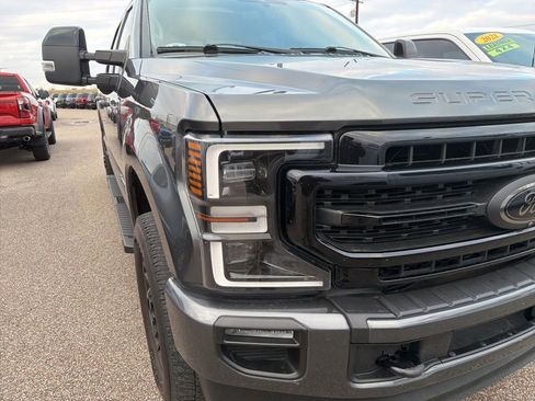 Used 2020 Ford F350 Lariat image 11