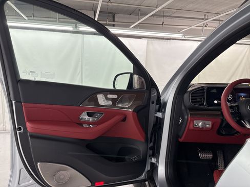 New 2026 Mercedes-Benz GLS 63 AMG 4MATIC image 5