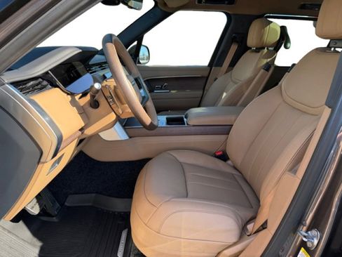 New 2026 Land Rover Range Rover Long Wheelbase SE image 10