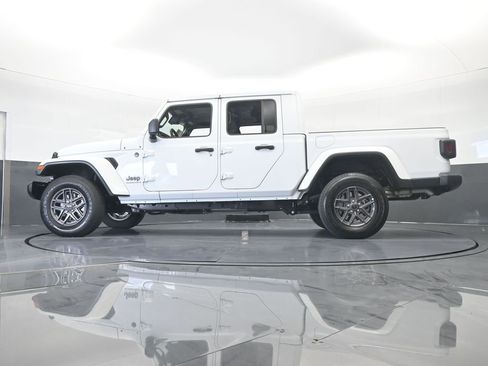 Used 2025 Jeep Gladiator Sport image 51