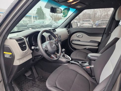Used 2018 Kia Soul image 32