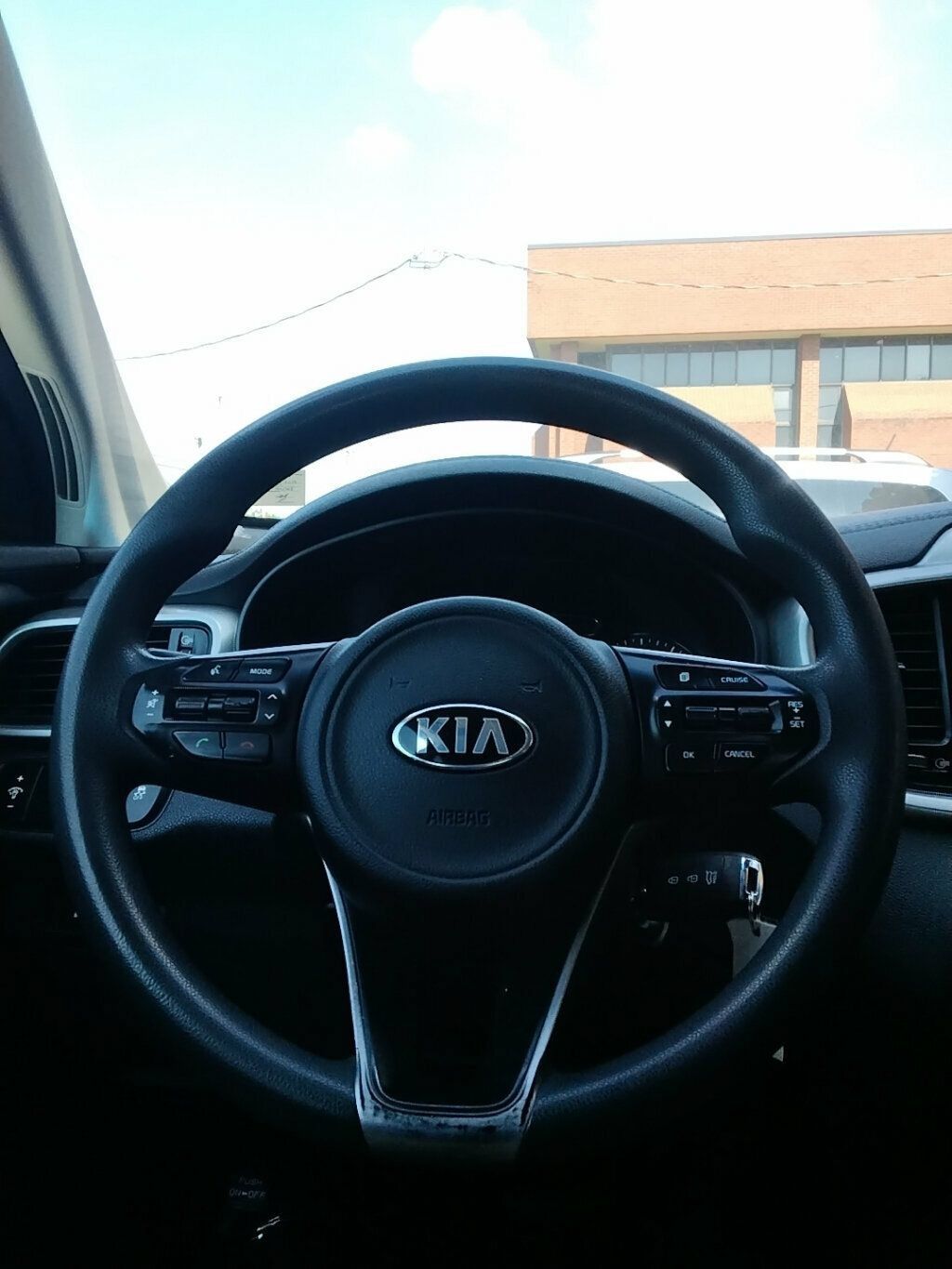 Used 2017 Kia Sorento FWD image 12
