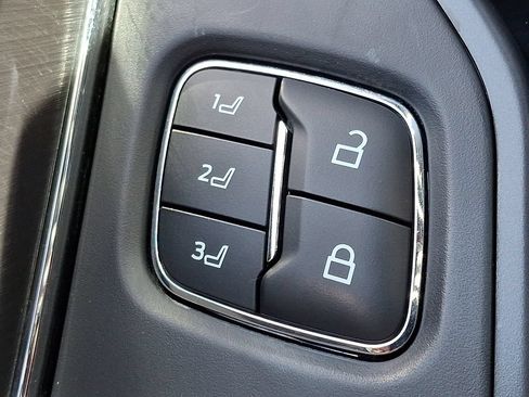 Used 2025 Ford F150 Lariat AWD/4WD image 25