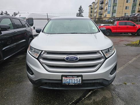 Used 2017 Ford Edge SE image 2