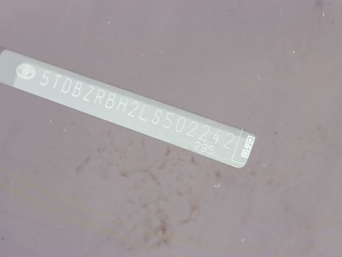 Used 2020 Toyota Highlander LE image 27