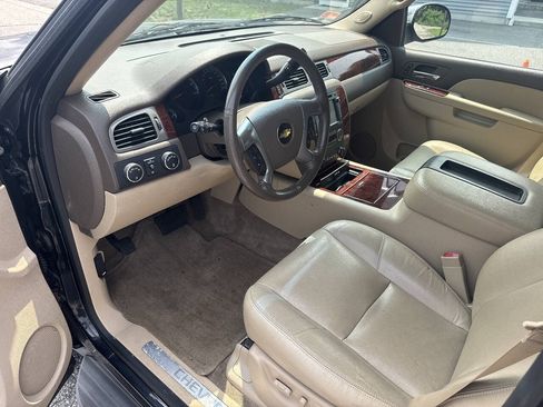 Used 2013 Chevrolet Suburban LTZ AWD/4WD image 12