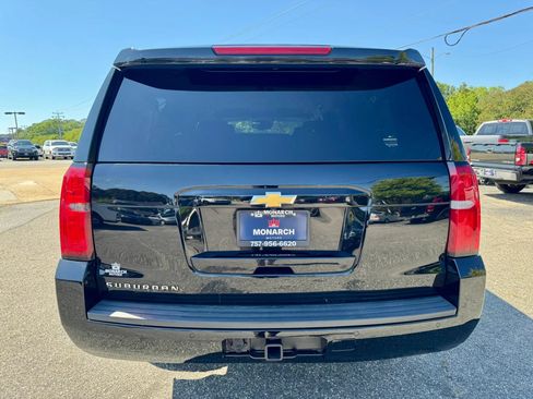 Used 2018 Chevrolet Suburban LT AWD/4WD image 4