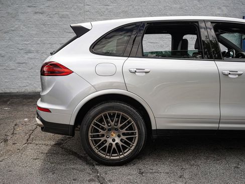 Used 2017 Porsche Cayenne Platinum Edition image 16