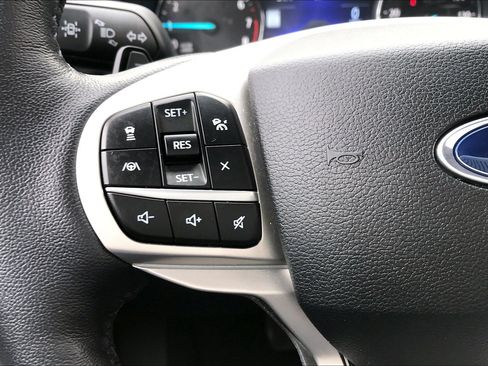 Used 2021 Ford Explorer XLT AWD/4WD image 22