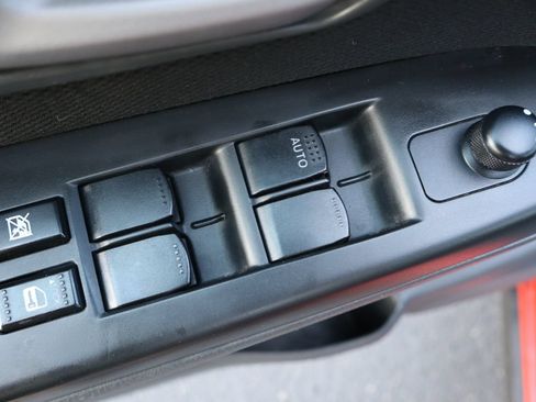 Used 2010 Suzuki SX4 Touring AWD/4WD image 27