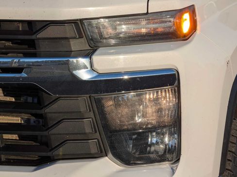 Used 2024 Chevrolet Silverado 2500 LT w/ Convenience Package AWD/4WD image 10