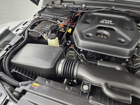 Used 2021 Jeep Wrangler Unlimited Rubicon image 16