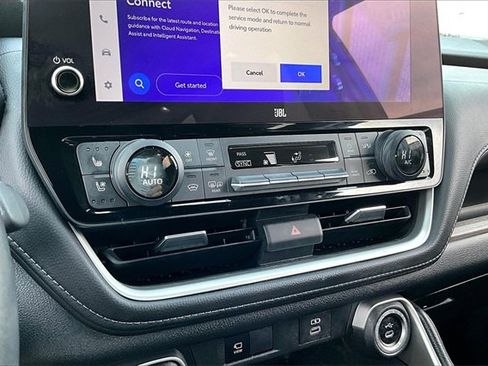 Used 2024 Toyota Grand Highlander Limited image 23