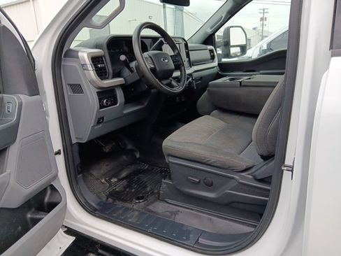 Used 2023 Ford F350 XLT AWD/4WD image 24