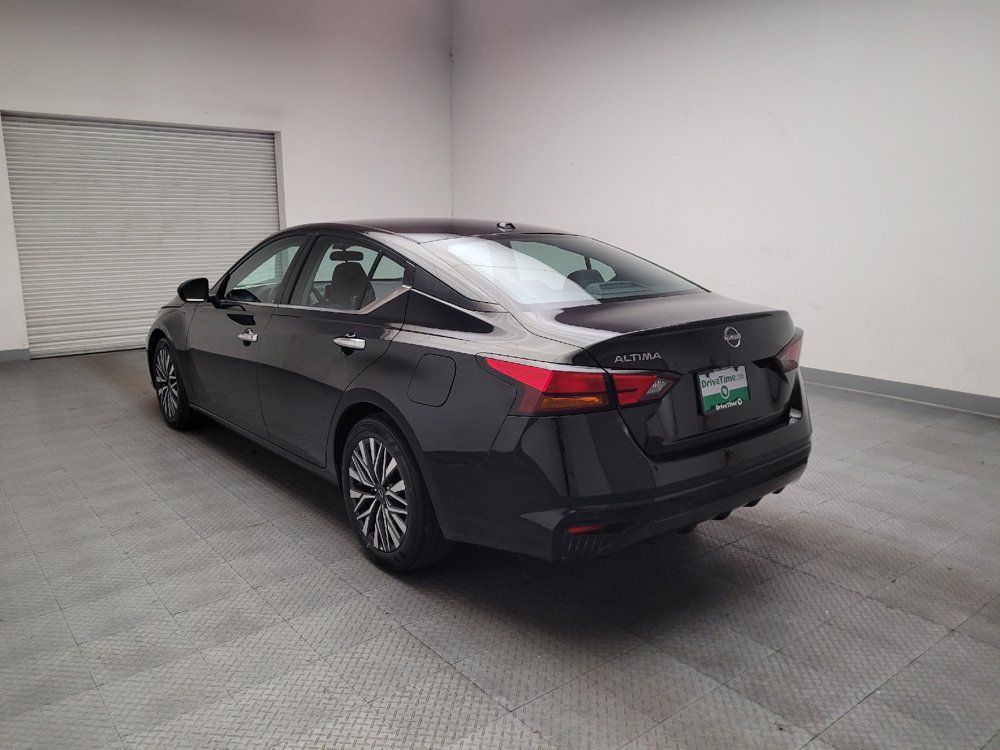 Used 2025 Nissan Altima 2.5 SV FWD image 5
