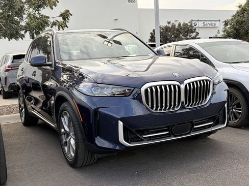 Used 2024 BMW X5 xDrive50e w/ Premium Package image 3