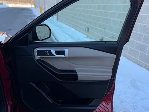 Used 2020 Ford Explorer XLT w/ Equipment Group 202A image 29