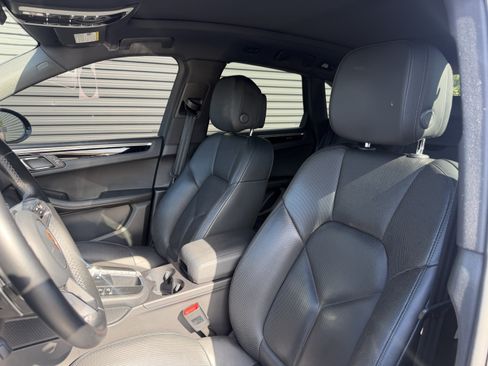 Used 2021 Porsche Macan S AWD/4WD image 5