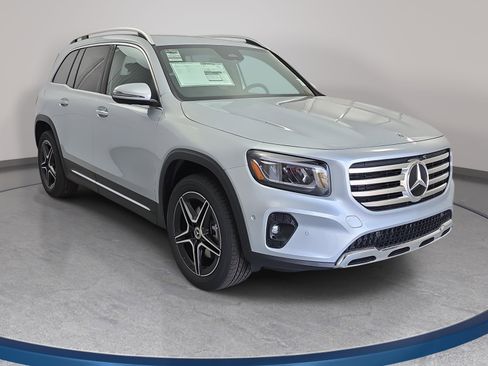 New 2026 Mercedes-Benz GLB 250 4MATIC image 3