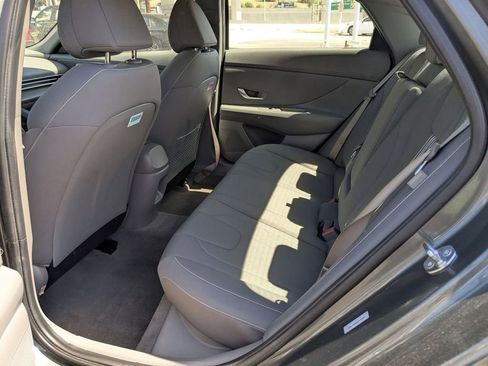Used 2025 Hyundai Elantra SEL FWD image 25