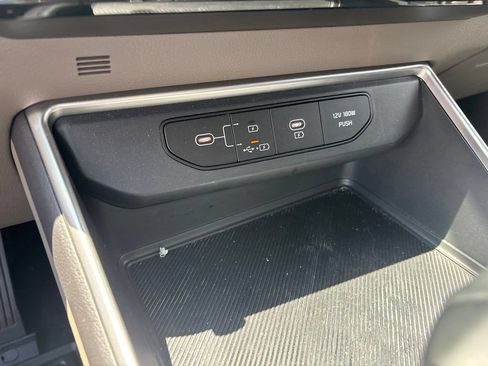 Certified 2026 Kia Carnival FWD image 22