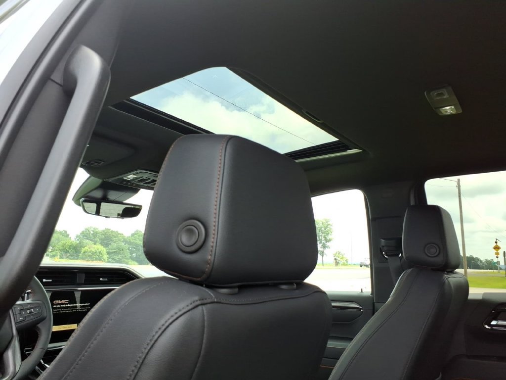 New 2026 GMC Sierra 1500 AT4 w/ AT4 Premium Package AWD/4WD image 16
