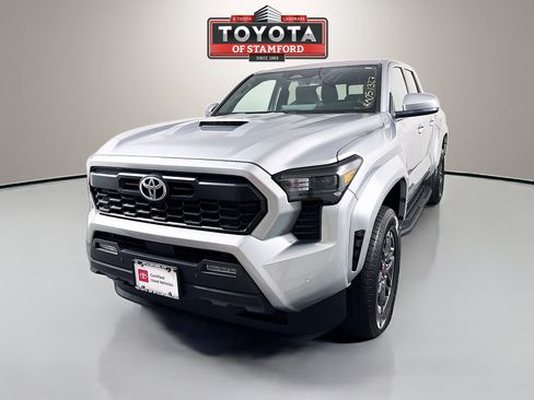 Certified 2024 Toyota Tacoma TRD Sport w/ TRD Sport Upgrade Package AWD/4WD image 3
