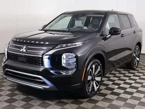 New 2025 Mitsubishi Outlander SE image 10