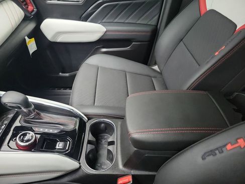 Used 2024 GMC Canyon AT4X w/ AT4X AEV Edition image 28