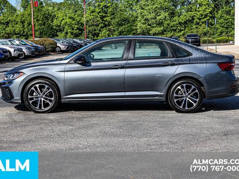 Used 2025 Volkswagen Jetta Sport FWD image 8