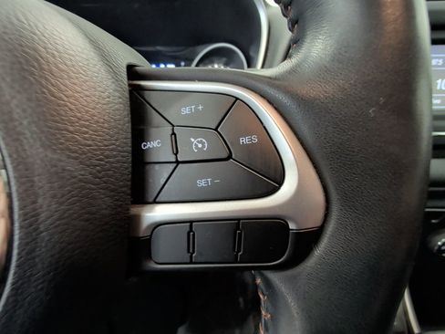 Used 2018 Jeep Compass Latitude image 19