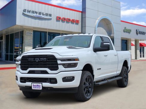 New 2026 RAM 2500 Laramie AWD/4WD image 2