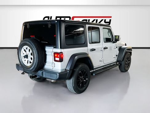 Used 2023 Jeep Wrangler Unlimited Sport AWD/4WD image 7