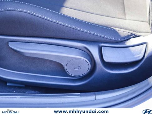 New 2025 Hyundai Elantra Sport FWD image 24