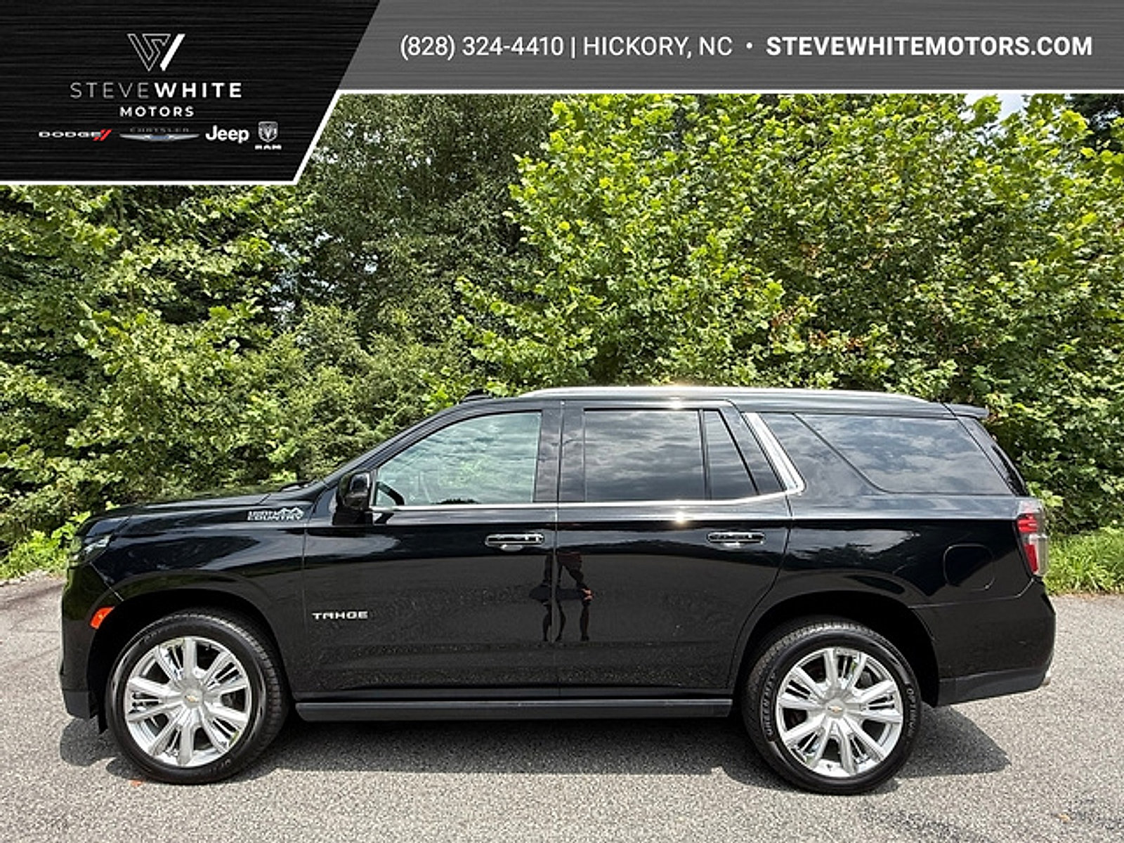 Used 2021 Chevrolet Tahoe High Country w/ Premium Package AWD/4WD image 1