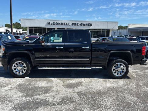 Used 2019 GMC Sierra 2500 Denali w/ Duramax Plus Package AWD/4WD image 4