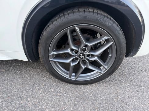 Used 2018 INFINITI QX30 Sport image 9