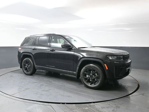 New 2026 Jeep Grand Cherokee Laredo AWD/4WD image 3